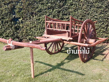 เกวียนเก่าสภาพสวยจะใช้เพื่อการตกแต่ง